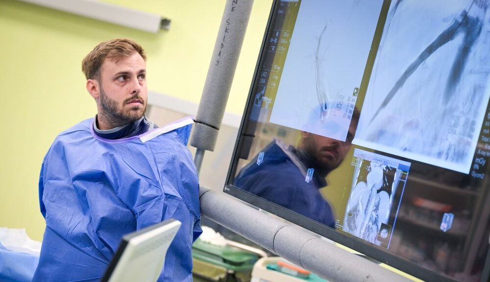 Prva složena operacija krvnih sudova mozga kod deteta izvedena u Tiršovoj