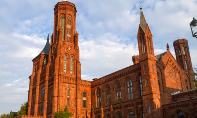 Tramp naredio postavljanje upozorenja o 'netačnim' informacijama ispred muzeja Smithsonian – Tramp Smithsonian upozorenje