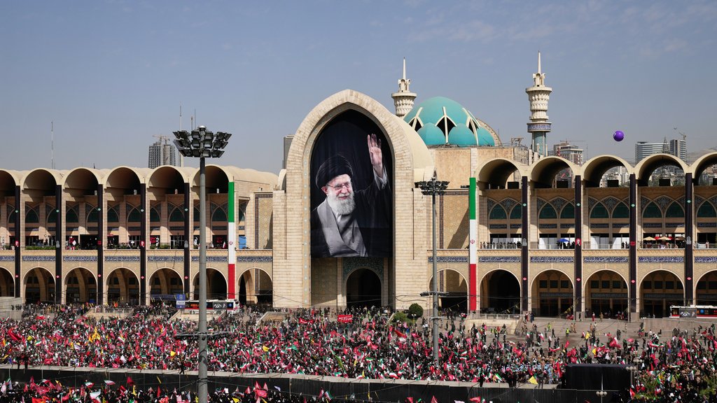 Iran privremeno obustavlja napade dok SAD održavaju pauzu u udarima – pauza u napadima