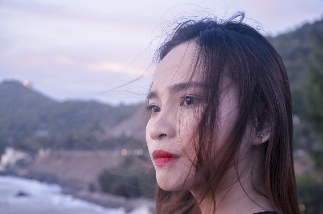 sad, mood, women, lonely, girl, light, feel, love, eyes, sad girl, sightseeing, deserted, alone, dawn, sad day, brown eyes, violet