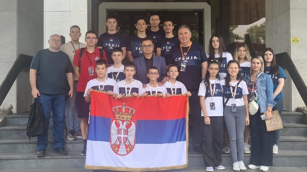 Ambasador Vekić posetio mlade šahiste Srbije na Evropskom prvenstvu u Pardubicama – Evropsko omladinsko ekipno prvenstvo