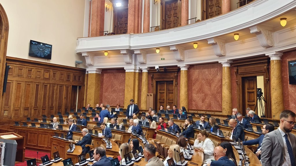 Narodna skupština raspravlja o poverenju Vladi Srbije na vanrednom zasedanju – vanredno zasedanje Narodne skupštine