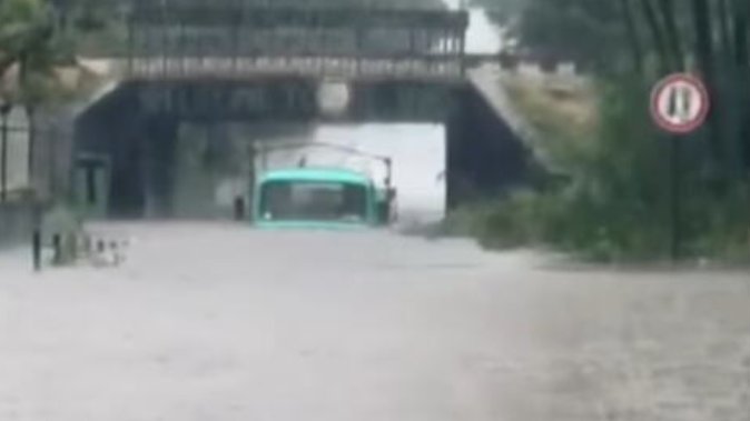 Nevreme sa obilnom kišom pogodilo Trebinje, gradske ulice pod vodom – nevreme u Trebinju