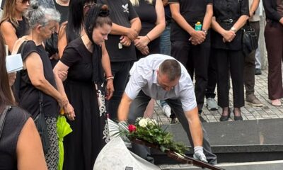 Mala Cana na grobu Andrije Bajića: emotivan susret izazvao buru tokom sahrane Olivere Katarine – sahrana Olivere Katarine