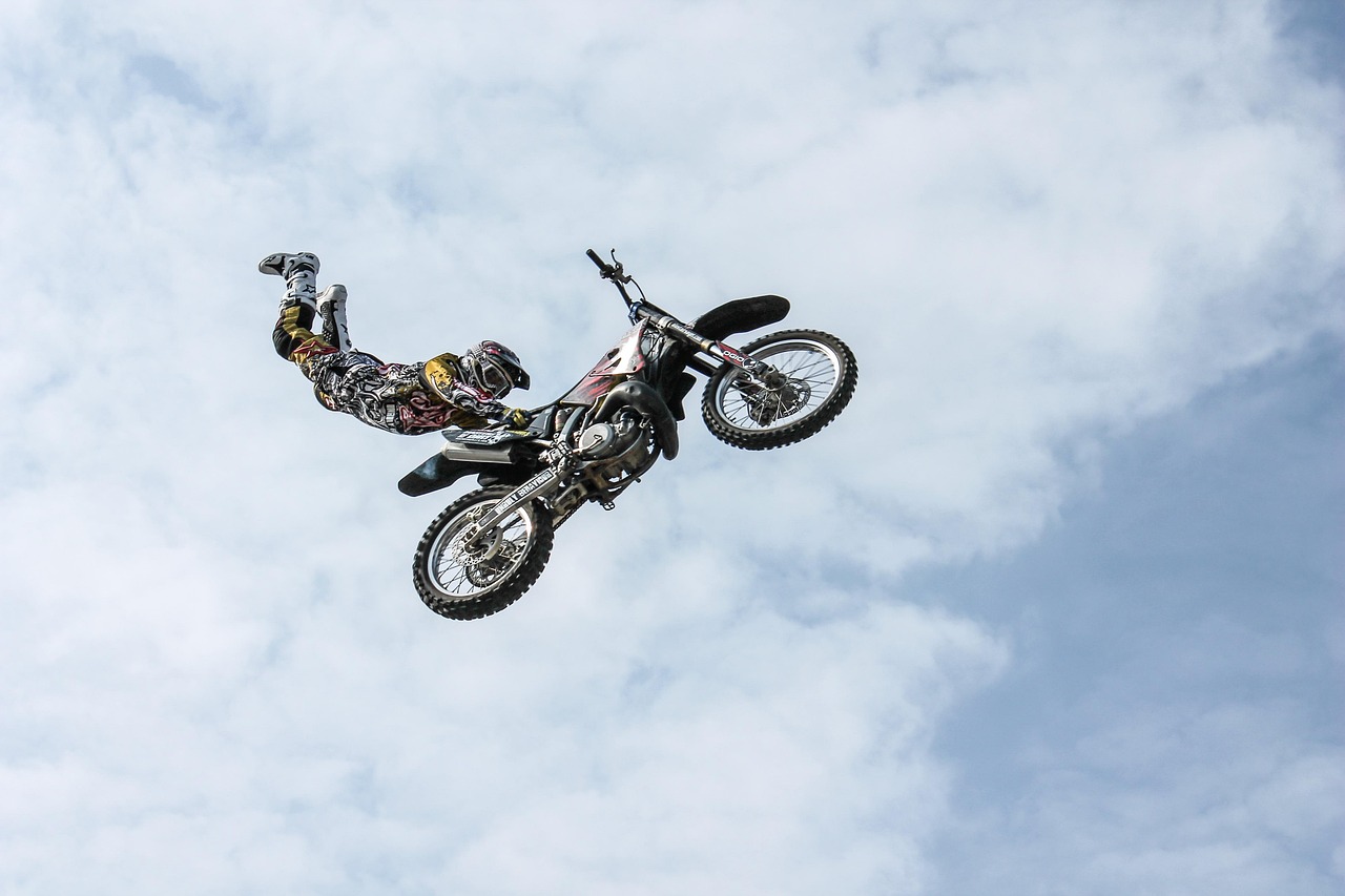 Toni Bou oduševio kao superheroj u Parque Warner Madridu – Toni Bou Parque Warner Madrid