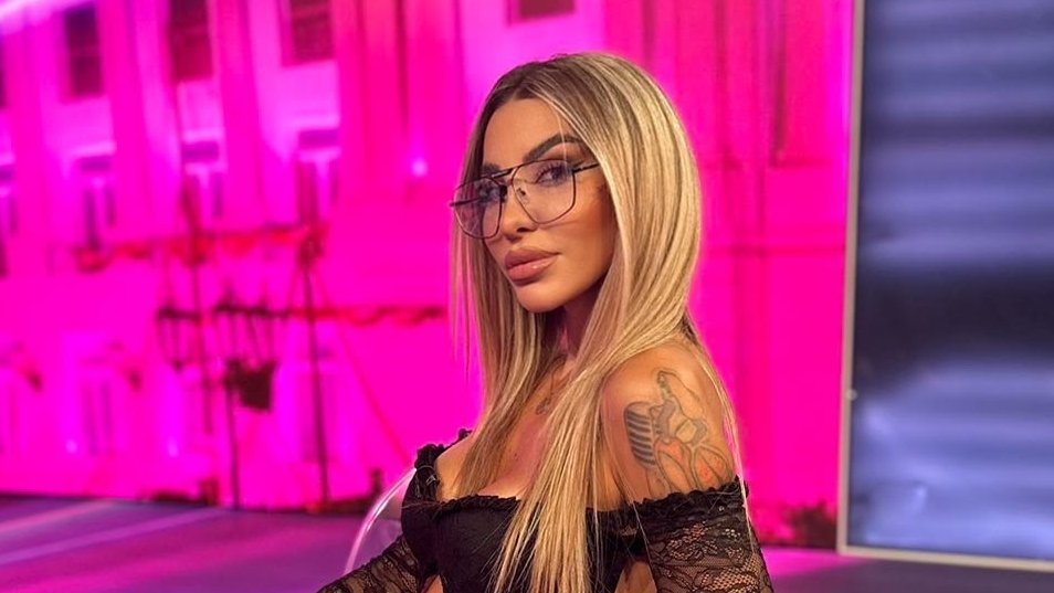 Aneli Ahmić obrisala profile sa društvenih mreža, fanovi traže odgovore – povlačenje sa društvenih mreža