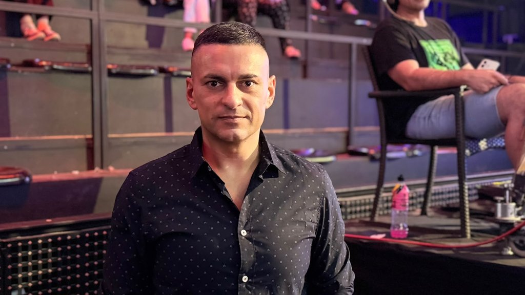 Nenad Macanović Bebica podelio fotografiju novog Poršea i izazvao lavinu komentara – Bebica pokazao Poršea