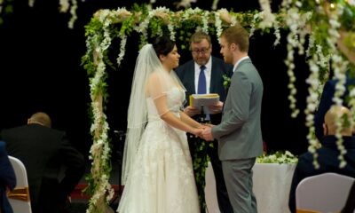 Tinaše vodi emotivnu ceremoniju venčanja u Njujorku – Tinaše Njujork venčanje