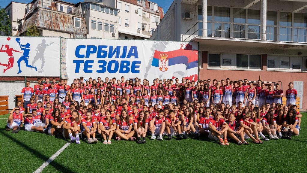 Beograd domaćin kampa Srbija te zove: više od 400 dece iz sveta na sportskom okupljanju – kamp Srbija te zove