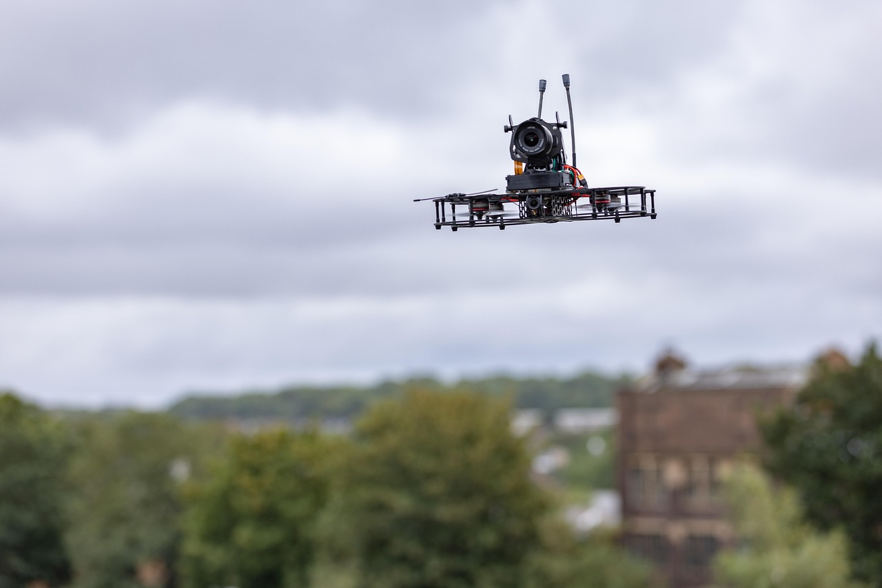 HoverAir predstavio Versa — kamera sa džojstikom i dronom u jednom uređaju – Versa kombinuje džepni gimbal