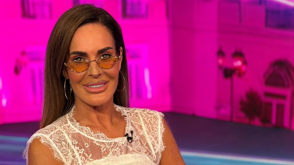 Milena Kačavenda dobila poklon pred emisiju Narod pita: Fanovi poslali ruže i emotivnu poruku – poklon za Milenu Kačavendu