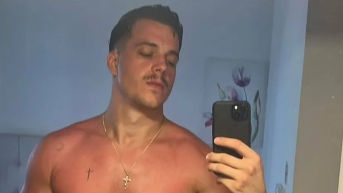 Pavle Mensur otputovao u Pulu sa ocem, bez Jelisavete Orašanin – Pavle Mensur u Puli