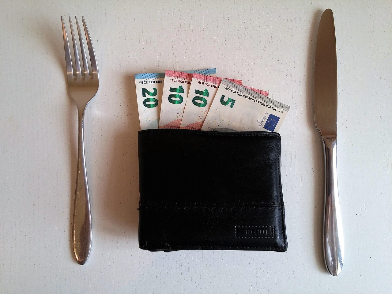 SDK kontrolisao svaki dinar u Jugoslaviji, centralizovana finansijska moć države