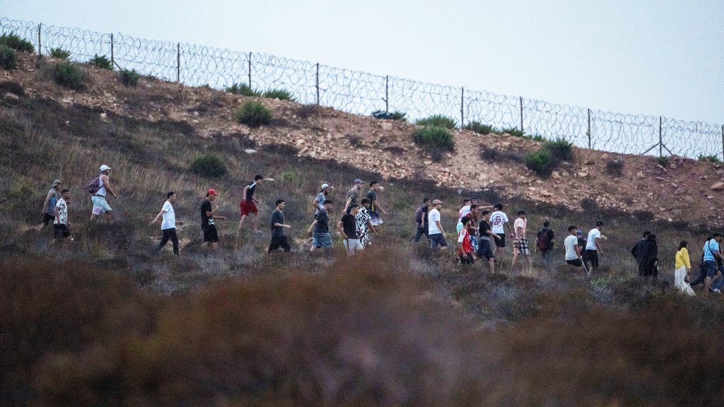 Španija suočena sa migrantskom krizom u Seuti, Sančez pod pritiskom – migrantska kriza u Seuti