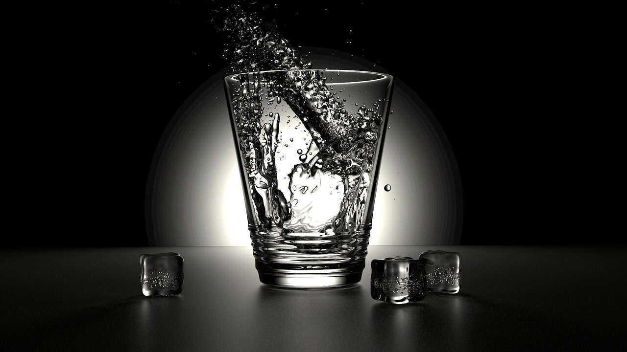 glass, water, splash, ice cubes, nature, ice, pour, drink, beverage, drinking water, liquid, refreshment, dark