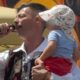 Milan Vasić poveo sina na prvi koncert u Prizrenu i raznežio publiku – prvi koncert sina Milana Vasića