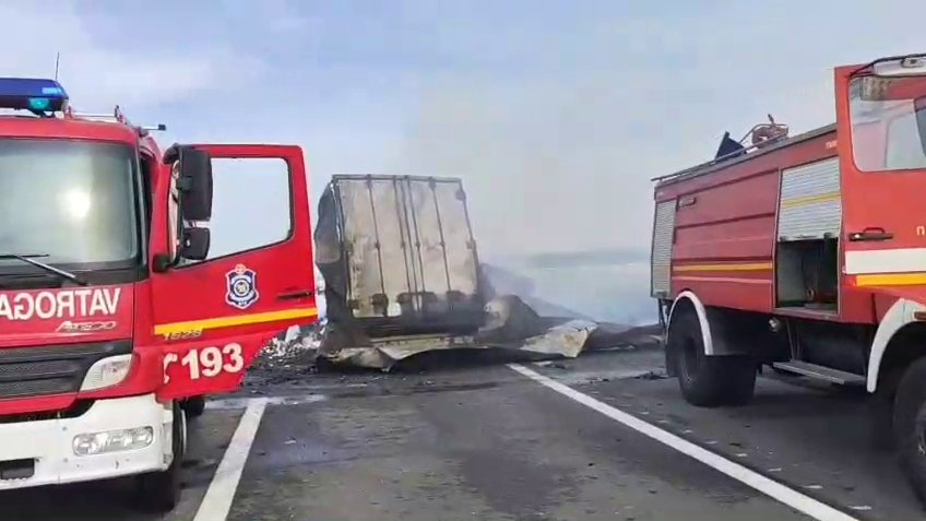 Požar na auto-otpadu kod Šapca zahvatio 20 vozila i nisko rastinje – požar u Majuru kod Šapca