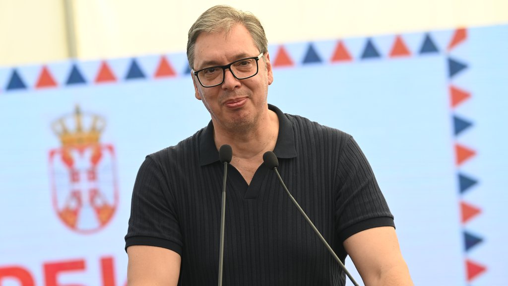 Predsednik Srbije zahvalio građanima Babušnice na podršci i pozvao na izbore – poseta Vučića Babušnici