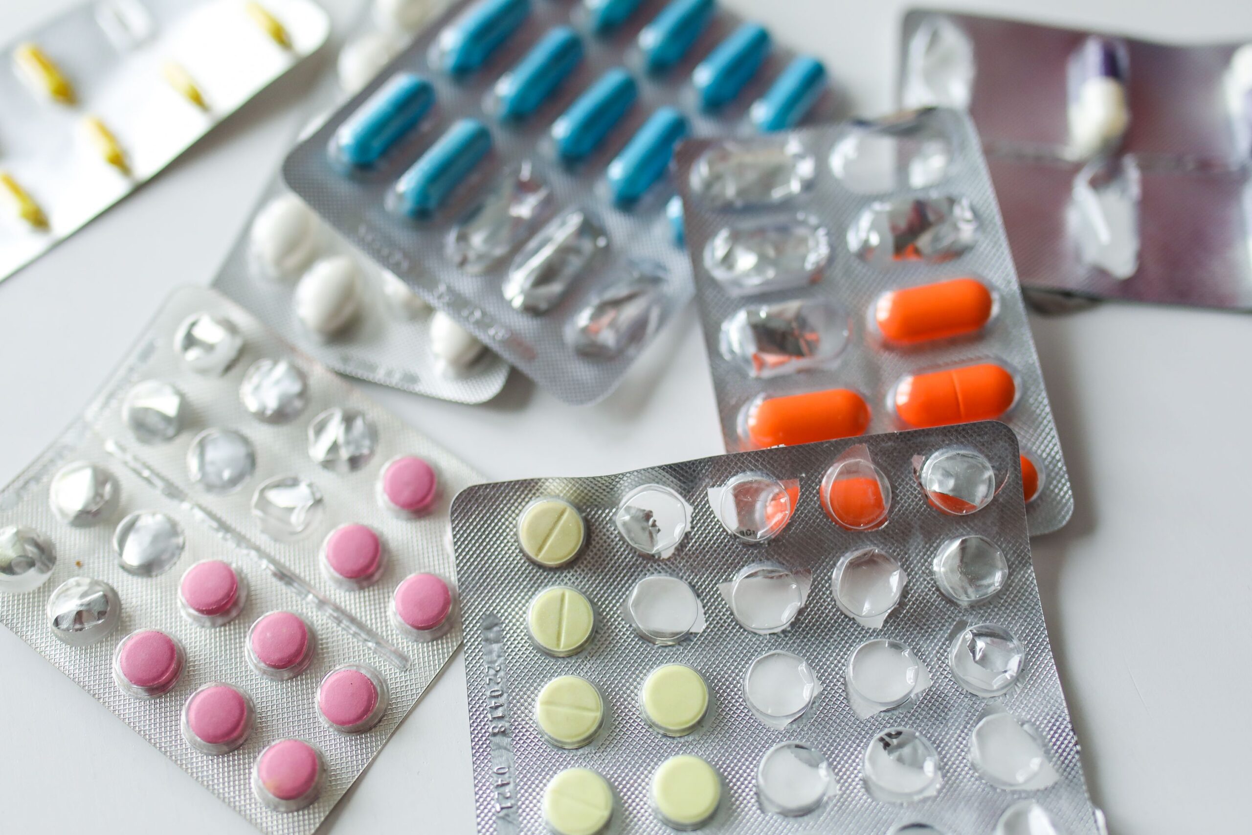 Sektor farmacije smanjuje doplate za lekove do 40 odsto za 2,5 miliona građana – smanjenje doplata za lekove