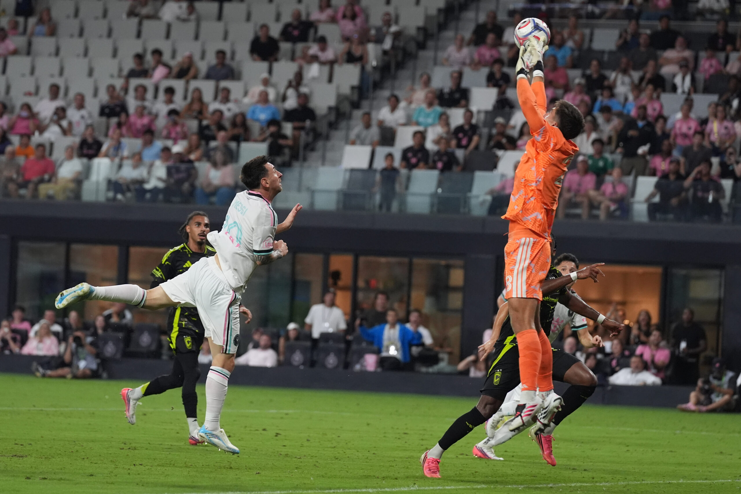 Inter Majami i Kolumbus Kruz remizirali 2:2, povratak Mesija u MLS
