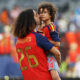 Marc Cucurella pokazao veliku humanost prema poštaru iz Horshama – Marc Cucurella Horsham medalja