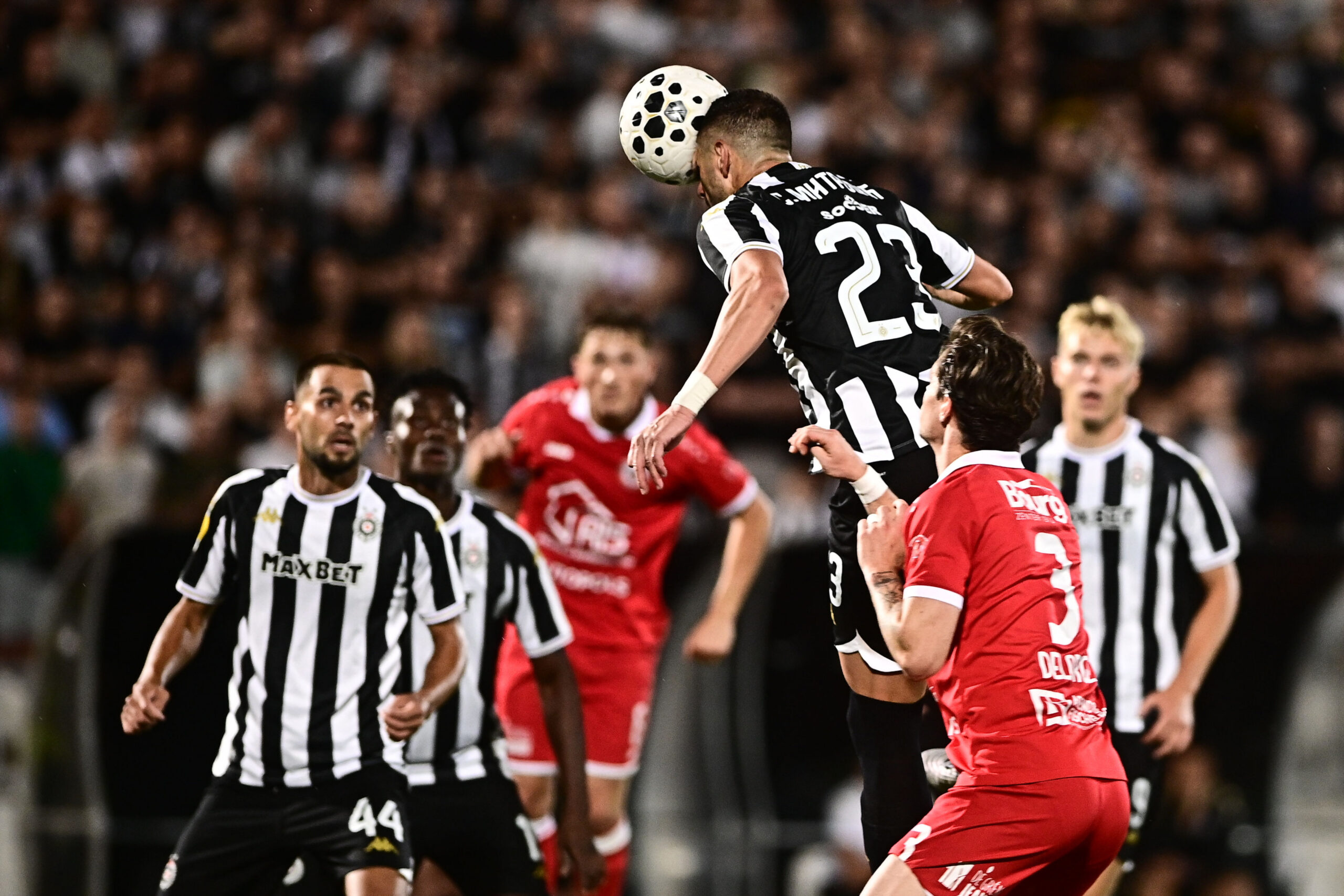 Partizan dobija vetar u leđa: Tobol poražen pred dolazak u Beograd, crveni karton za goste – Partizan Tobol Liga konferencija