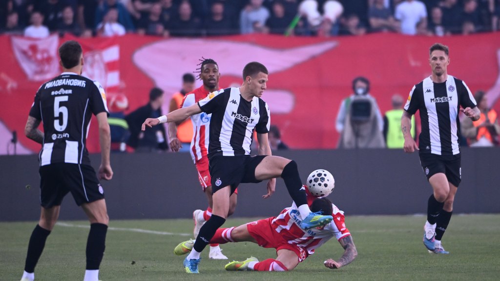 Partizan poražen od IMT-a 2:1 u trećem kolu Superlige Srbije – IMT kao hit prvenstva Srbije