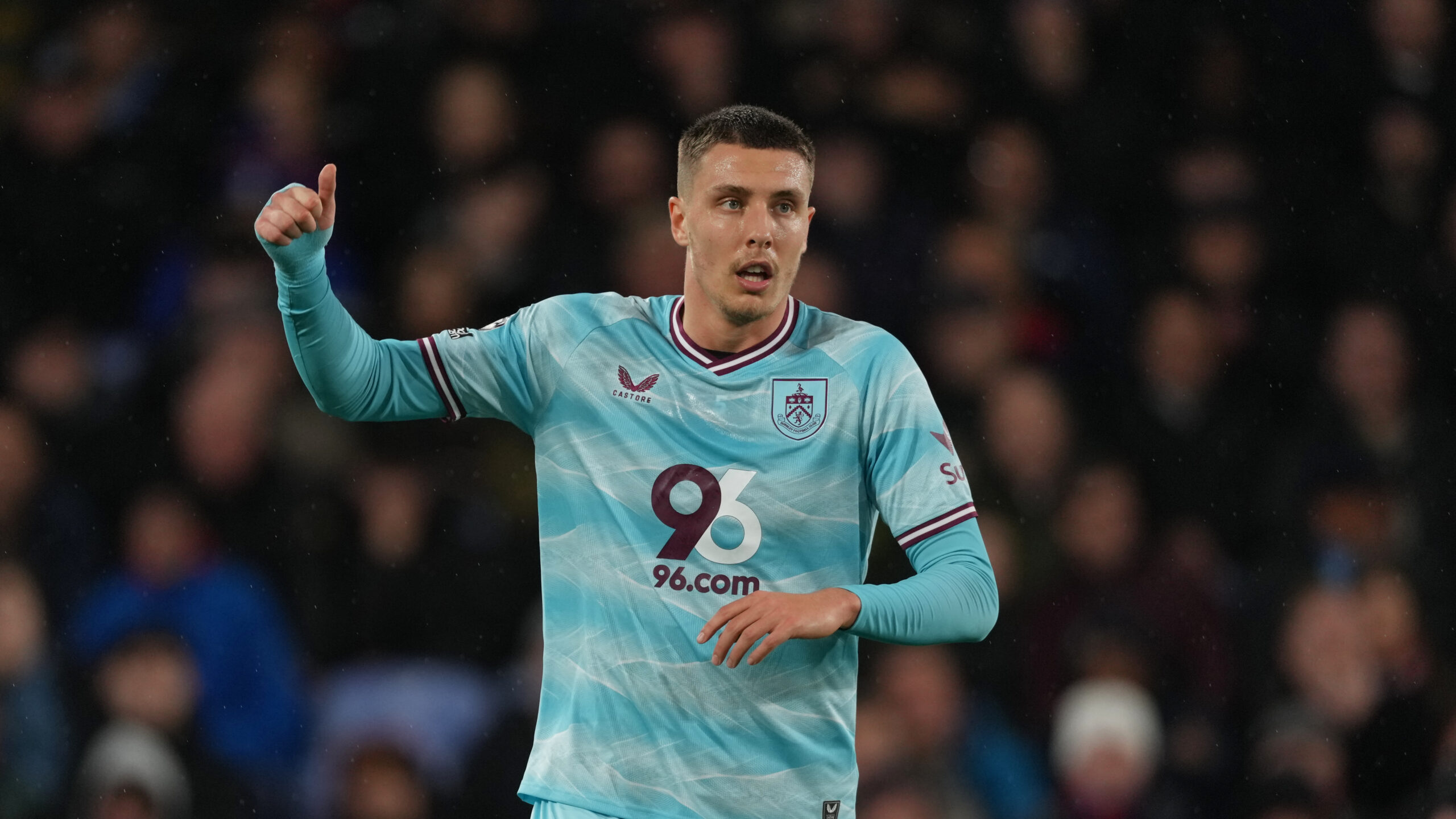 Adam Wharton na meti velikana: Chelsea i Liverpool vode u trci za transfer