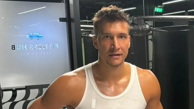 Bogdan Bogdanović pokazao luksuzno letovanje: Jahta, more i duhovite poruke – letovanje Bogdana Bogdanovića
