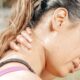 Bol u vratu kod žena: Najčešći uzroci i efikasni načini olakšanja