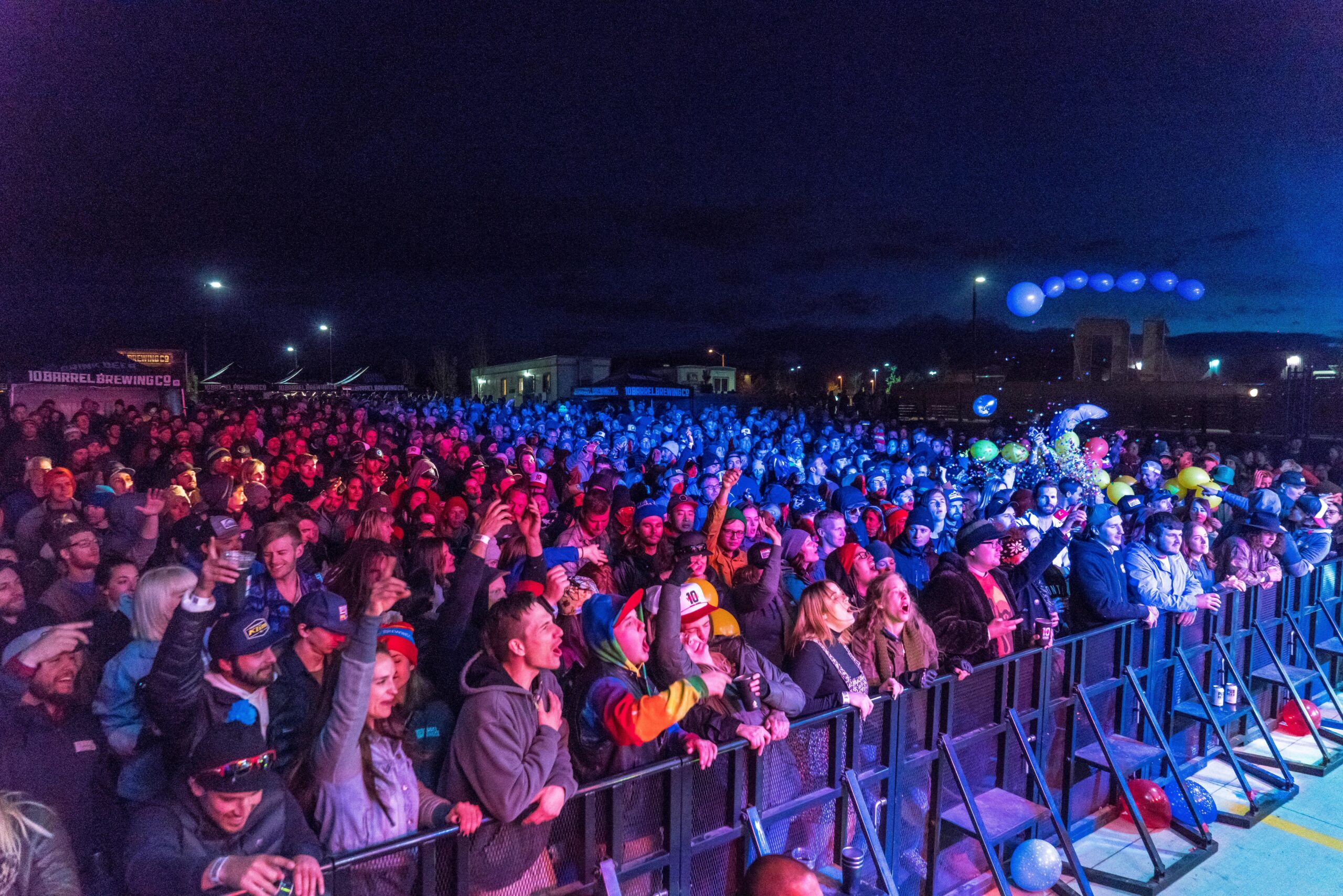 Faouzia oduševila Lollapalooza publiku u korzetima i sa pletenicama – Faouzia Lollapalooza nastup