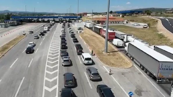 Gužve na graničnom prelazu Evzoni izazvale višesatna čekanja putnika