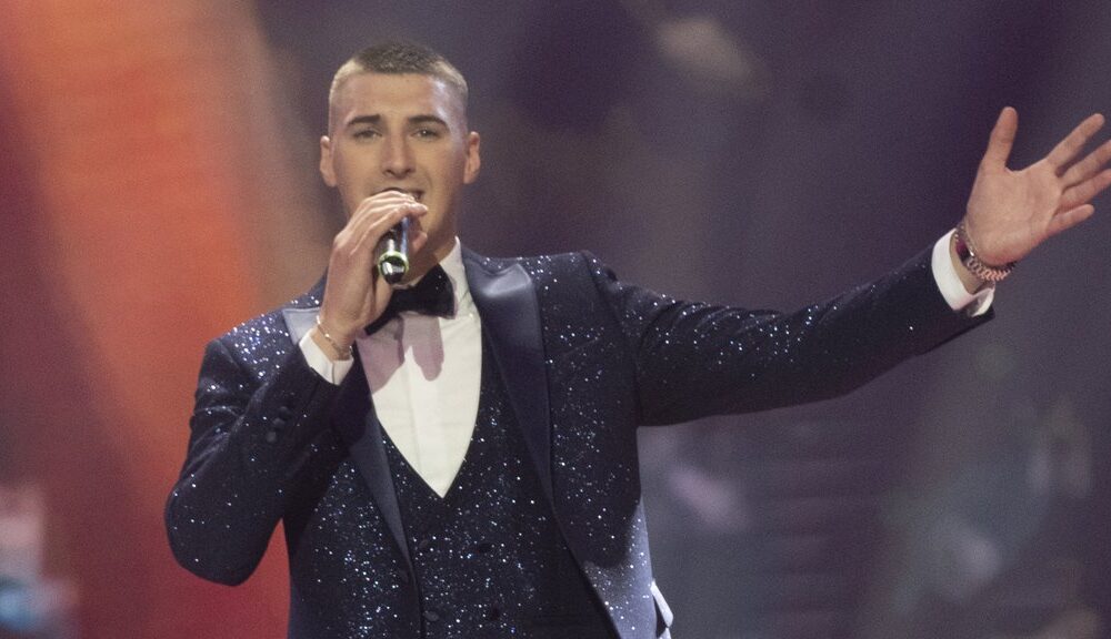 Kenan Hadžić u finalu Pinkovih zvezda zahvaljujući emotivnim baladama (VIDEO) – Kenan Hadžić Pinkove zvezde