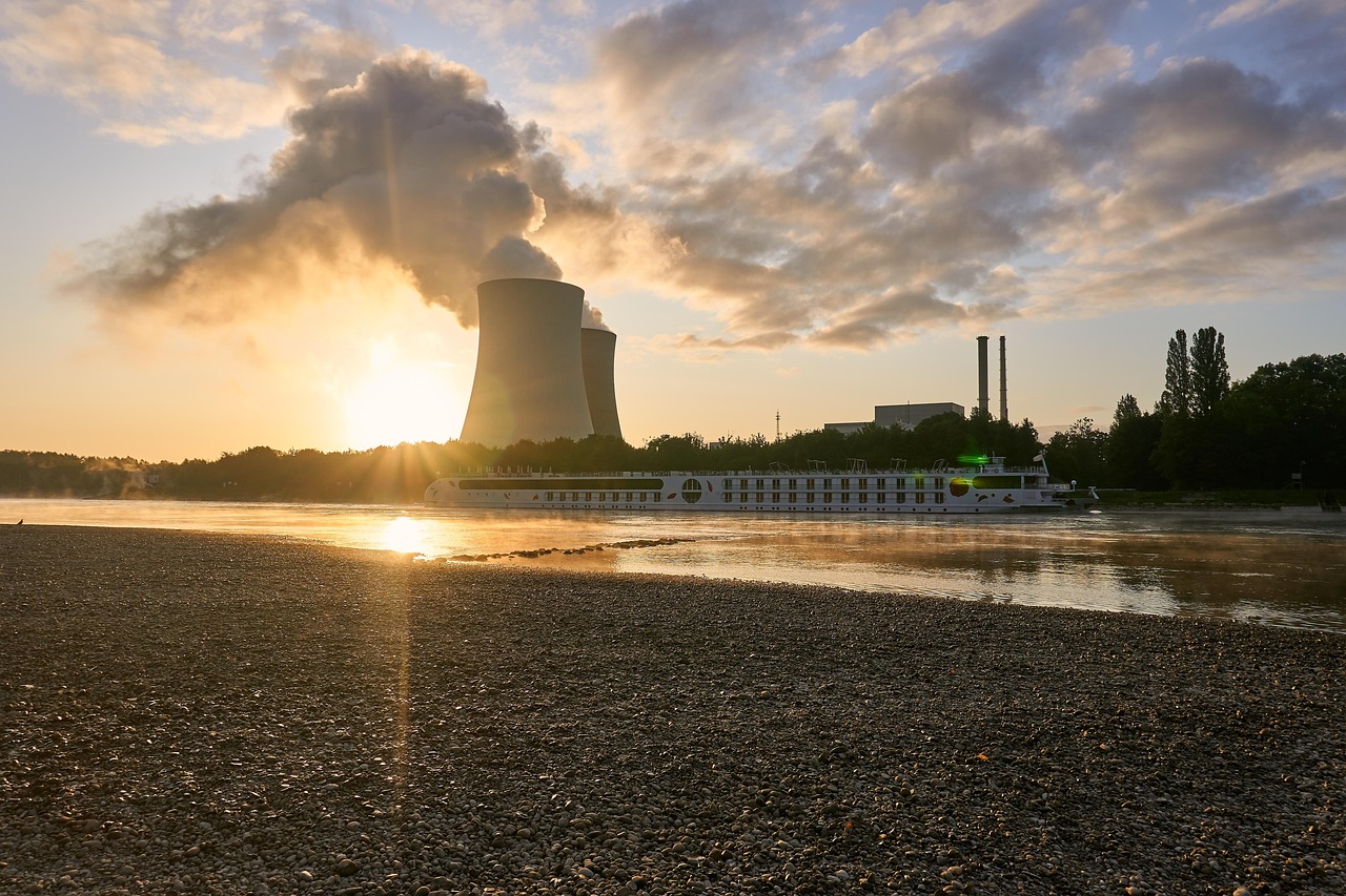 Pad Dunava smanjio proizvodnju Pakš nuklearne elektrane na 240 MW – pad Dunava ugrožava rad nuklearne elektrane Pakš