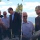 Predsednik Vučić dobio gusle na poklon tokom posete Kupresu