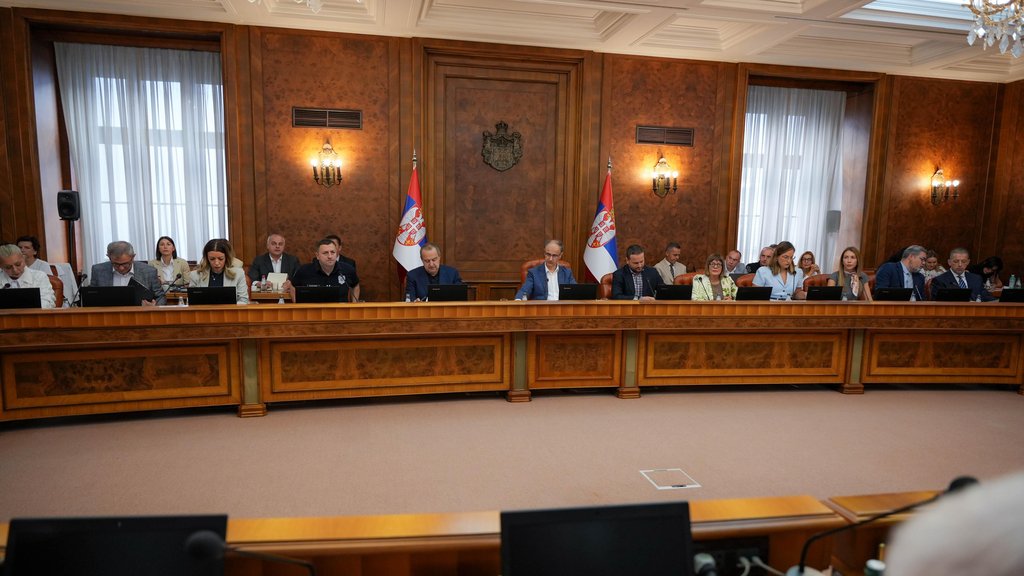 Republički štab za vanredne situacije razmatrao posledice niskog vodostaja Dunava – nizak vodostaj Dunava