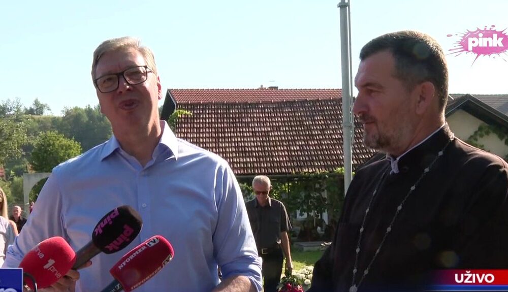 Aleksandar Vučić obilazi crkvu u Čipuljiću tokom posete Republici Srpskoj – obilazak crkve u Čipuljiću