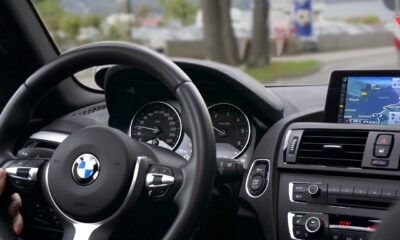 BMW prikazuje Spider-Man reklamu na displejima u vozilima, korisnici zbunjeni novim pristupom – Spider-Man reklama na BMW displejima