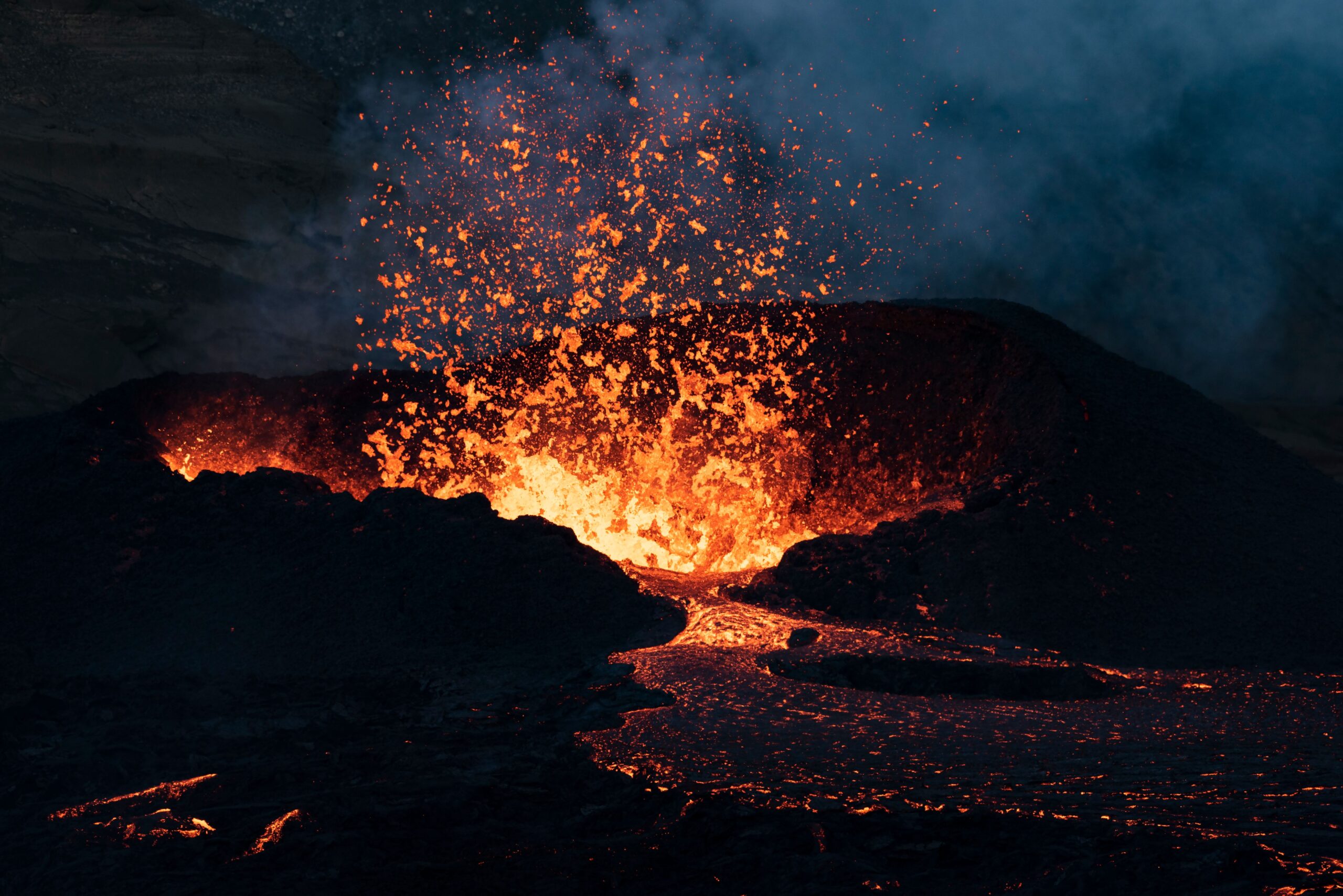 Erupcija vulkana Fuego u Gvatemali naterala na evakuaciju