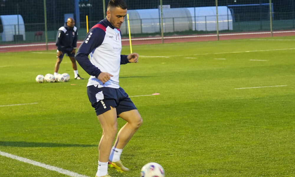 Filip Kostić donosi odluku o transferu između AEK-a i PSV-a