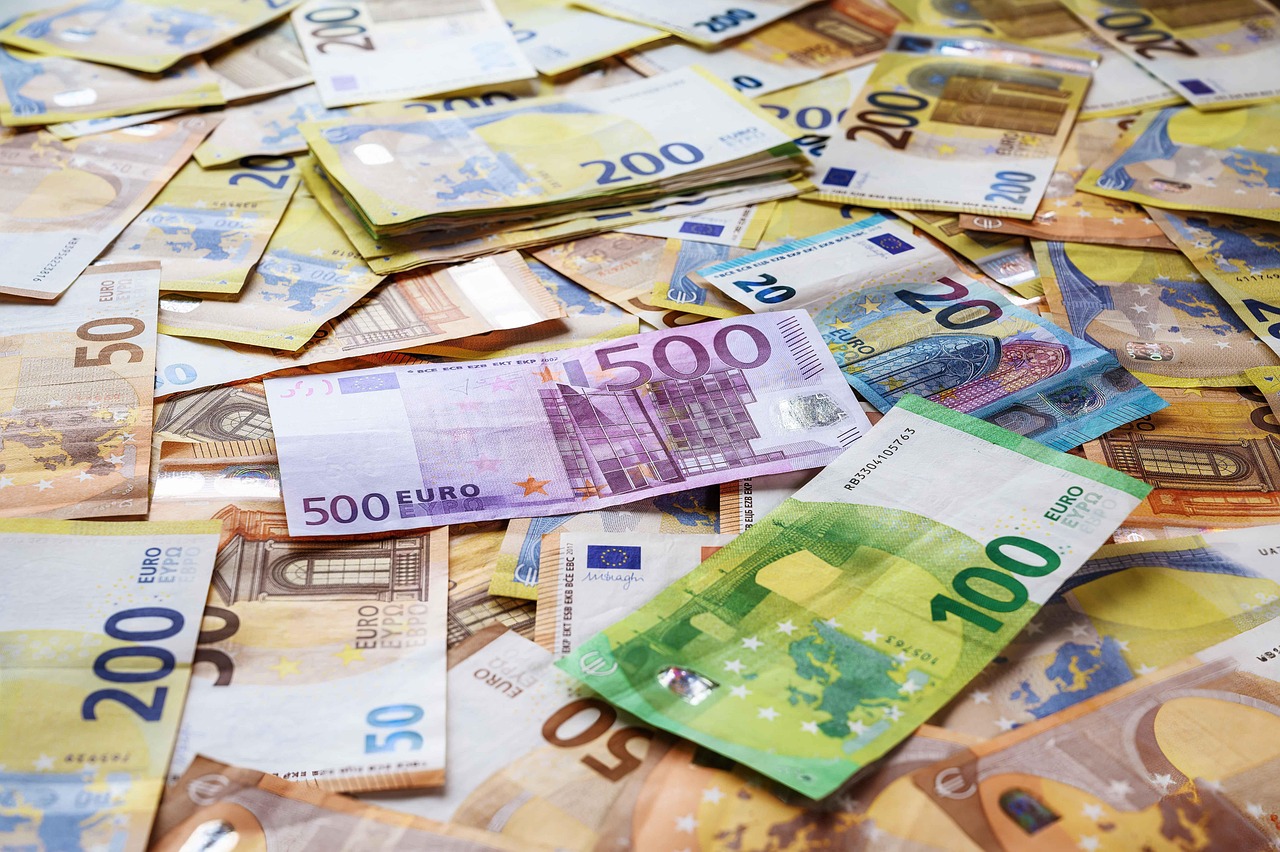 Javni dug Srbije dostigao 41,29 milijardi evra, 43,8 odsto BDP krajem juna