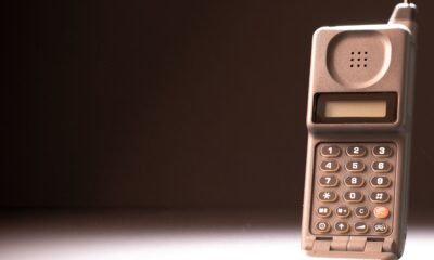 Mladi sve češće zamjenjuju pametne telefone sa 'glupim' telefonima – zamena pametnih telefona