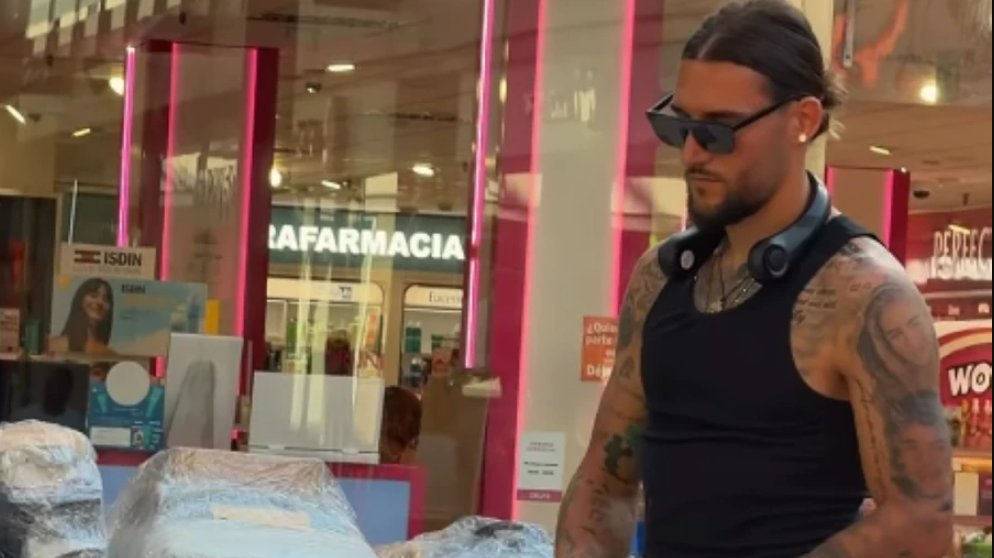 Nemanja Gudelj uživa sa sinom Ilijanom na moru: Anastasija zabeležila emotivan trenutak