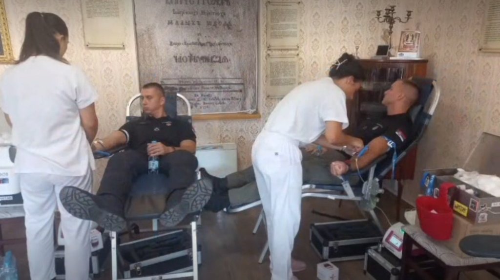 Humanost policije u Novom Sadu: Žandarmi dali krv i pokazali solidarnost – žandarmerija u Novom Sadu