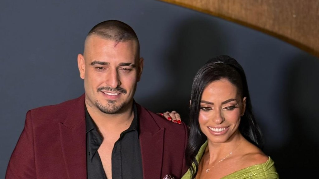 Katarina i Darko Lazić uživaju u odmoru: Letovanje pored dvorca oduševilo pratioce – Katarina i Darko Lazić letuju u dvorcu