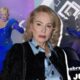Lepa Brena ponovo pala na sceni u Budvi, publika se nasmejala legendarnom pehu – pad na sceni u Budvi