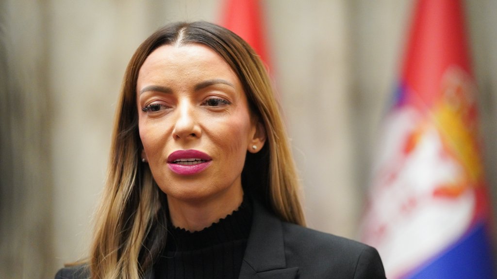 Ministarka Mesarović posetila Leoni u Kraljevu, razmatra se saradnja sa Teklasom – otvaranje novih radnih mesta u Kraljevu
