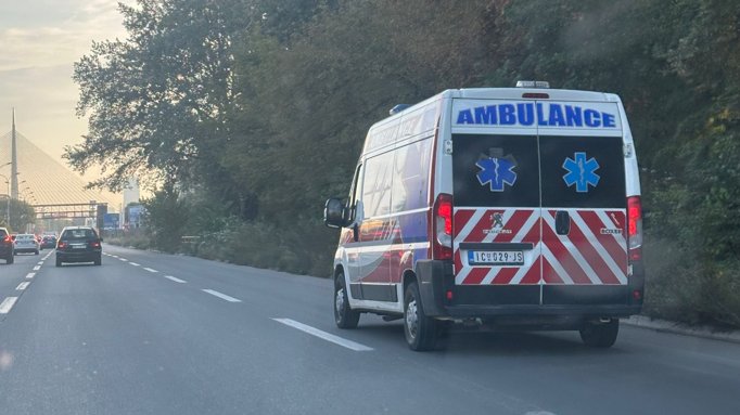 Tragedija u Zemunu: Pešak stradao u Ugrinovačkoj ulici, telo pronađeno ispod kamiona – nesreća u Zemunu