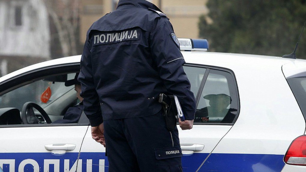 Ubistvo na Karaburmi, troje osumnjičenih ostaje u pritvoru prema odluci suda – ubistvo u Karaburmi