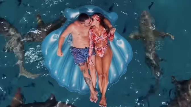 Anđela Đuričić i Gastoz uživaju na Maldivima: Opušteni trenuci među ajkulama – prizor sa Maldiva